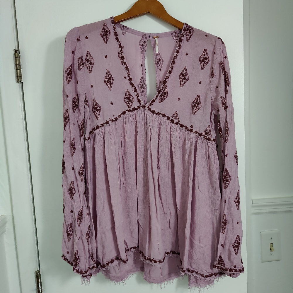 Free People Embroidered Bell Sleeve Keyhole Boho Bohemian Flowy Top Shirt - Picture 2 of 10